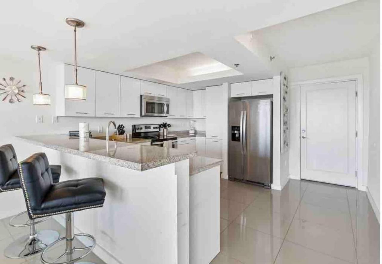 Bahia Mar Solare Tower 6Th Floor Bayview Condo 2Bd 2Ba With Pools South Padre Island Buitenkant foto